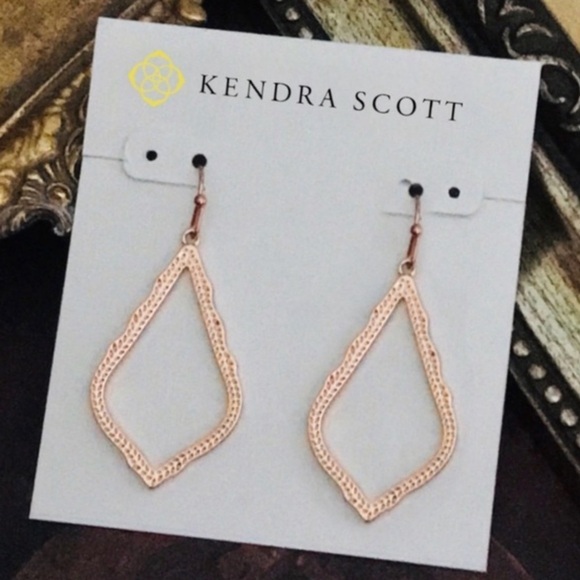 KENDRA SCOTT • Rose Gold Sophia Drop Earrings - Picture 4 of 4